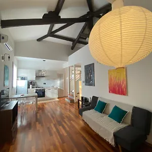 La Casa Di Giulia, Spazioso Loft Su Due Livelli A 10 Minuti Di Macchina Dal Centro Appartamento